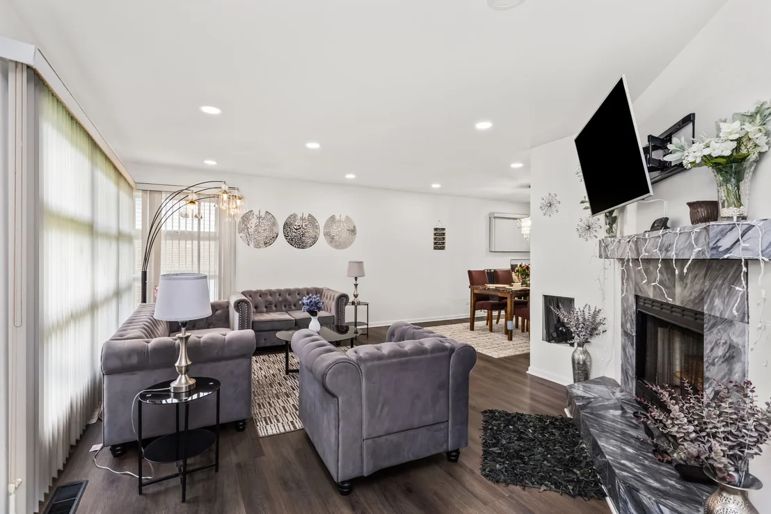 Photo of 7638 Maple Street