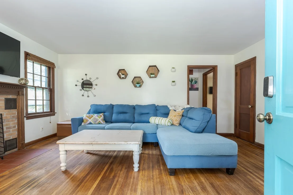 Photo of 821 Normal Avenue