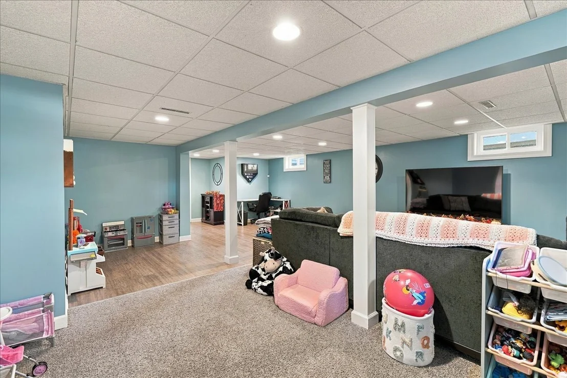 Photo of 1211 Searle Drive