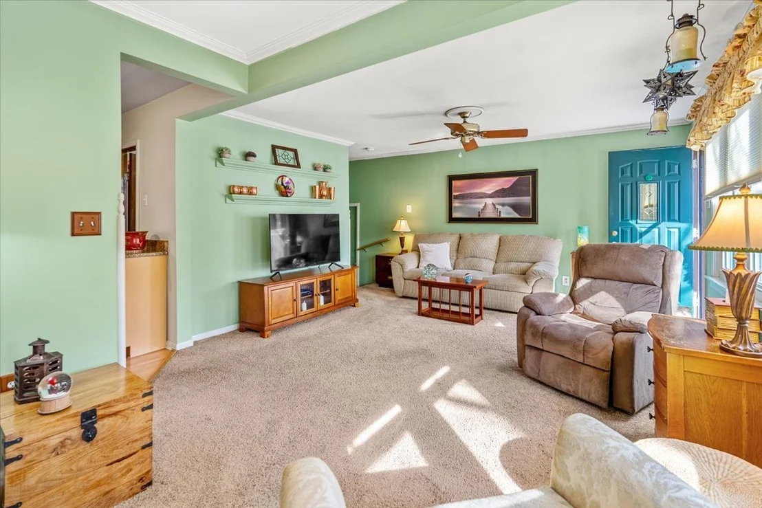 Photo of 715 Northshore Drive