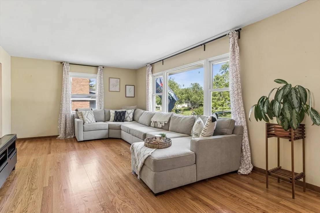 Photo of 5324 Clover Drive