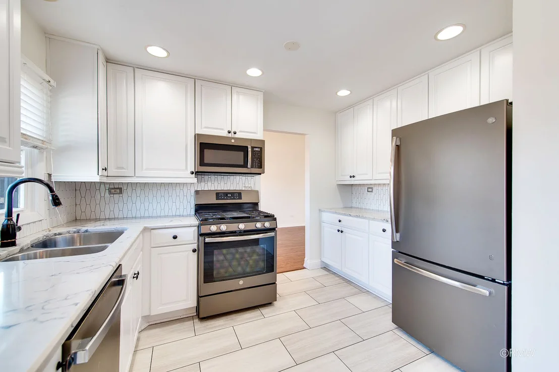 Photo of 1233 N Hickory Trail