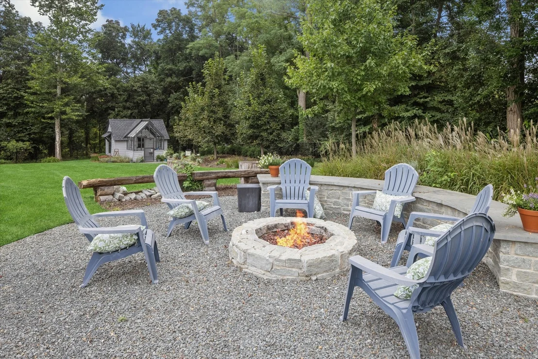 Photo of 1561 Hawthorne Lane