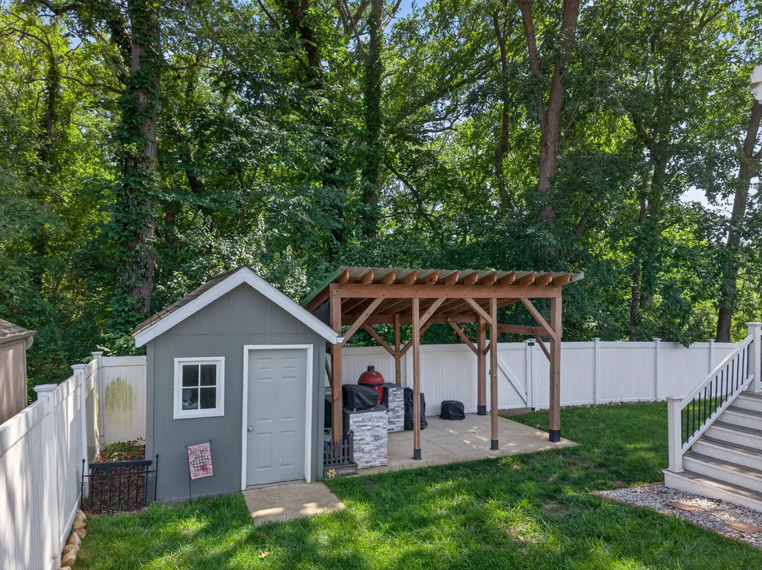 Photo of 303 Hillside Avenue