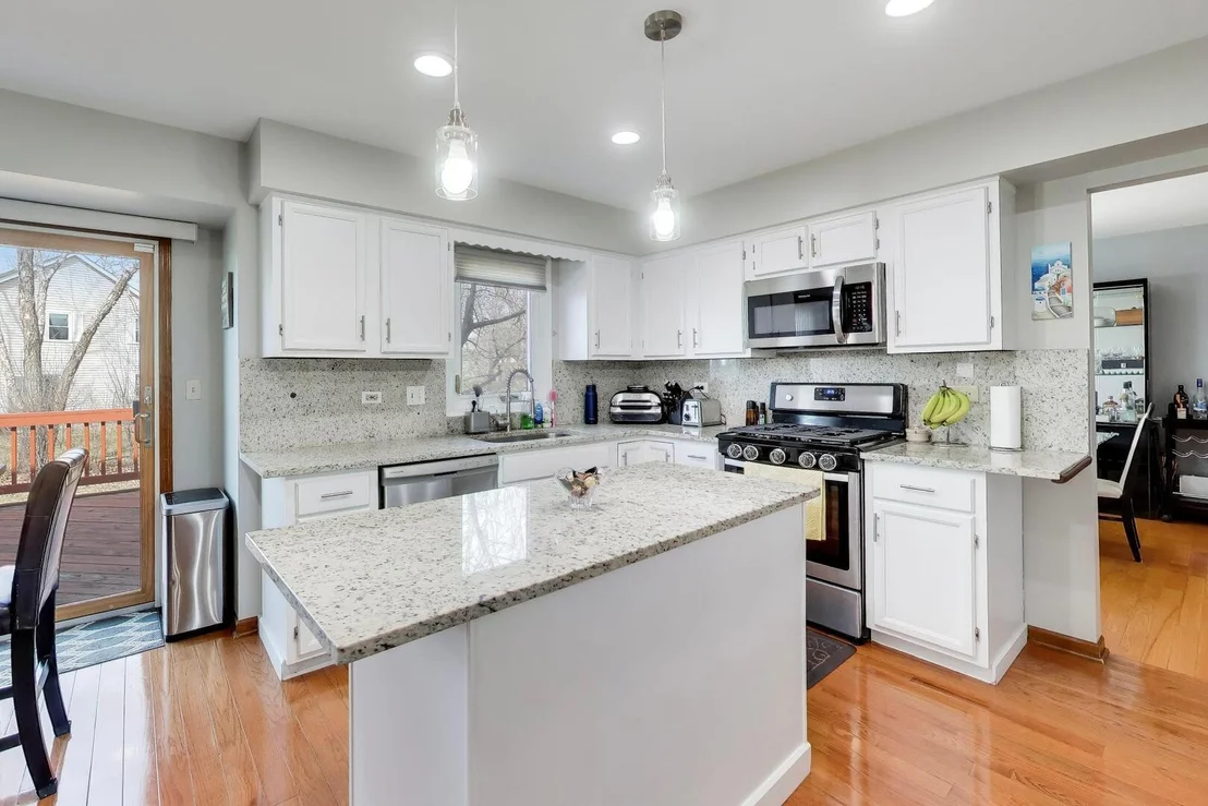 Photo of 1075 Longford Road