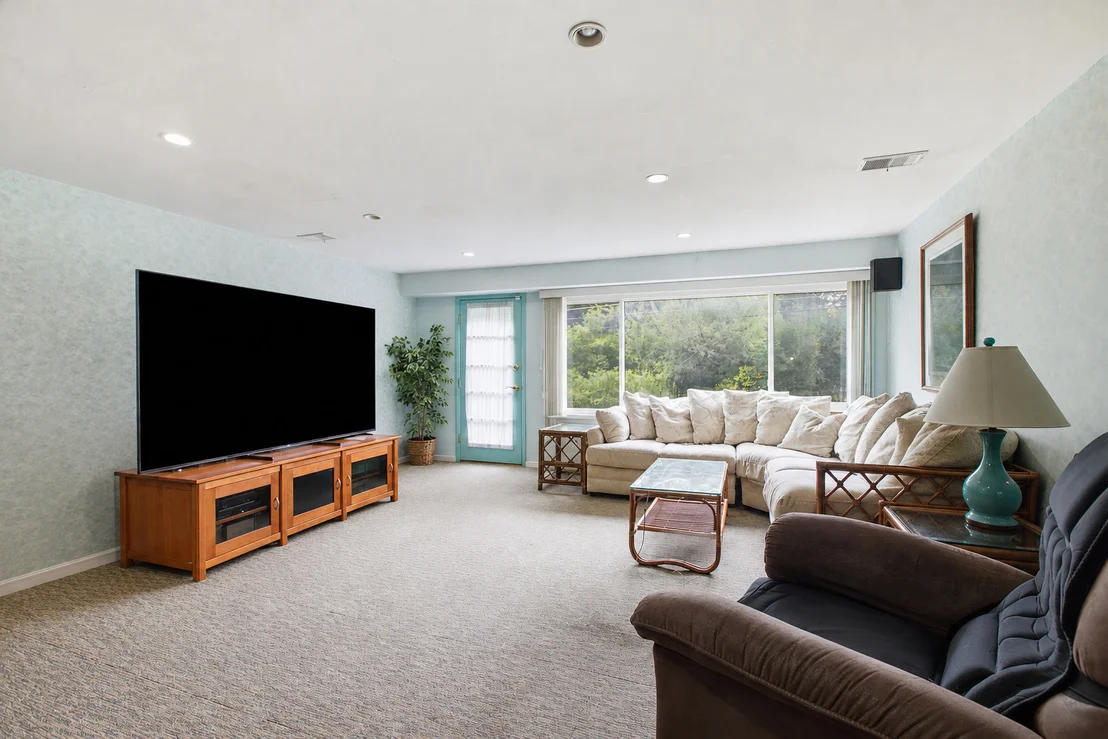 Photo of 1103 Kenton Road