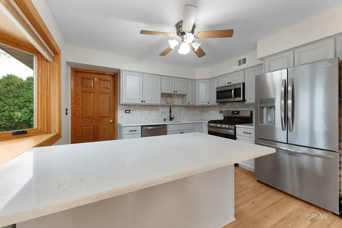 Photo of 21W301 Par Lane