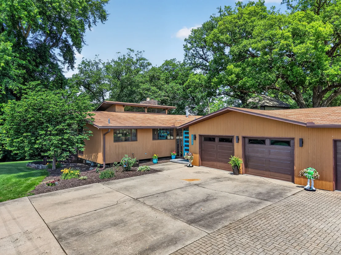 Photo of 2390 Circle Drive