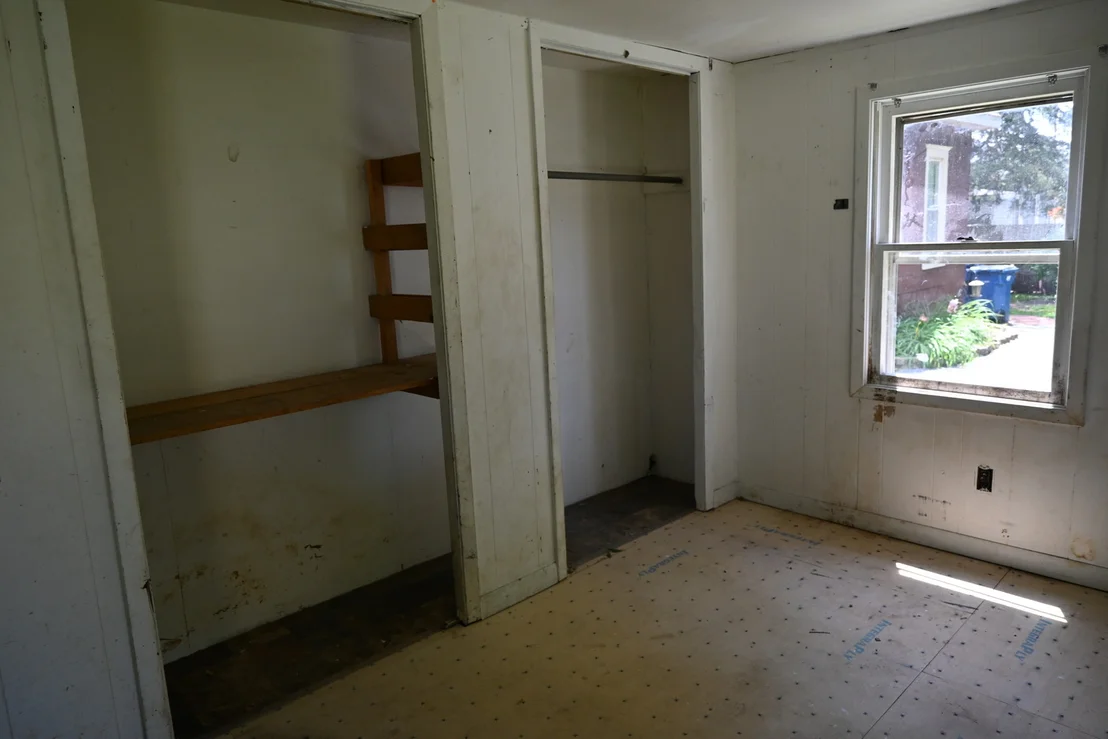 Photo of 1346 N Division Street