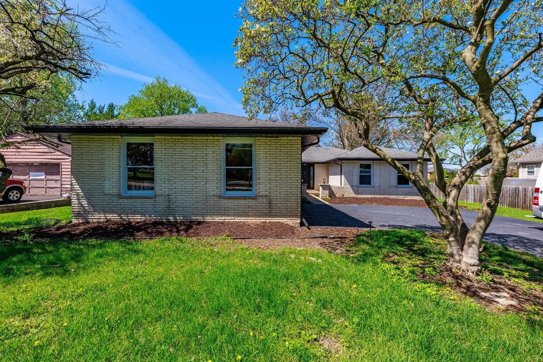 Photo of 5S254 Middle Road