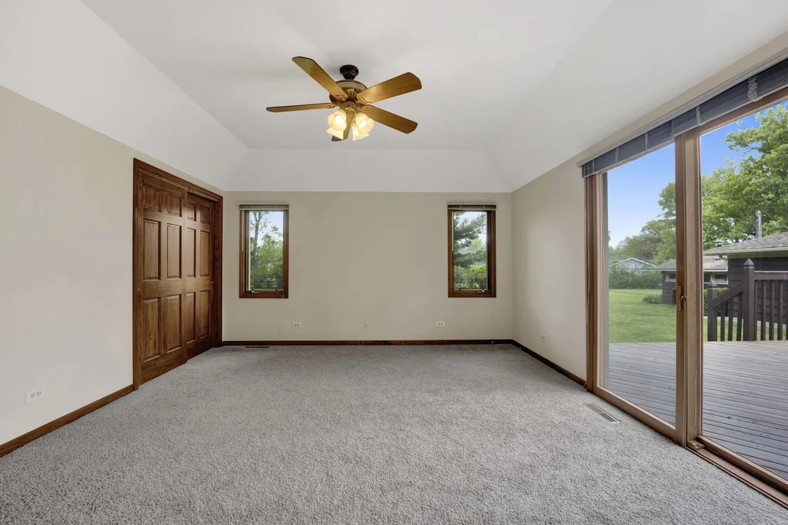 Photo of 18W724 20th Place