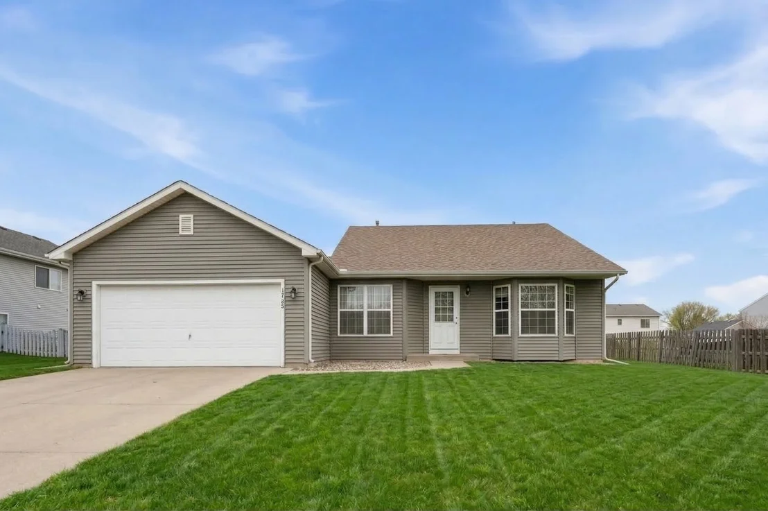 Photo of 3708 Pebble Creek