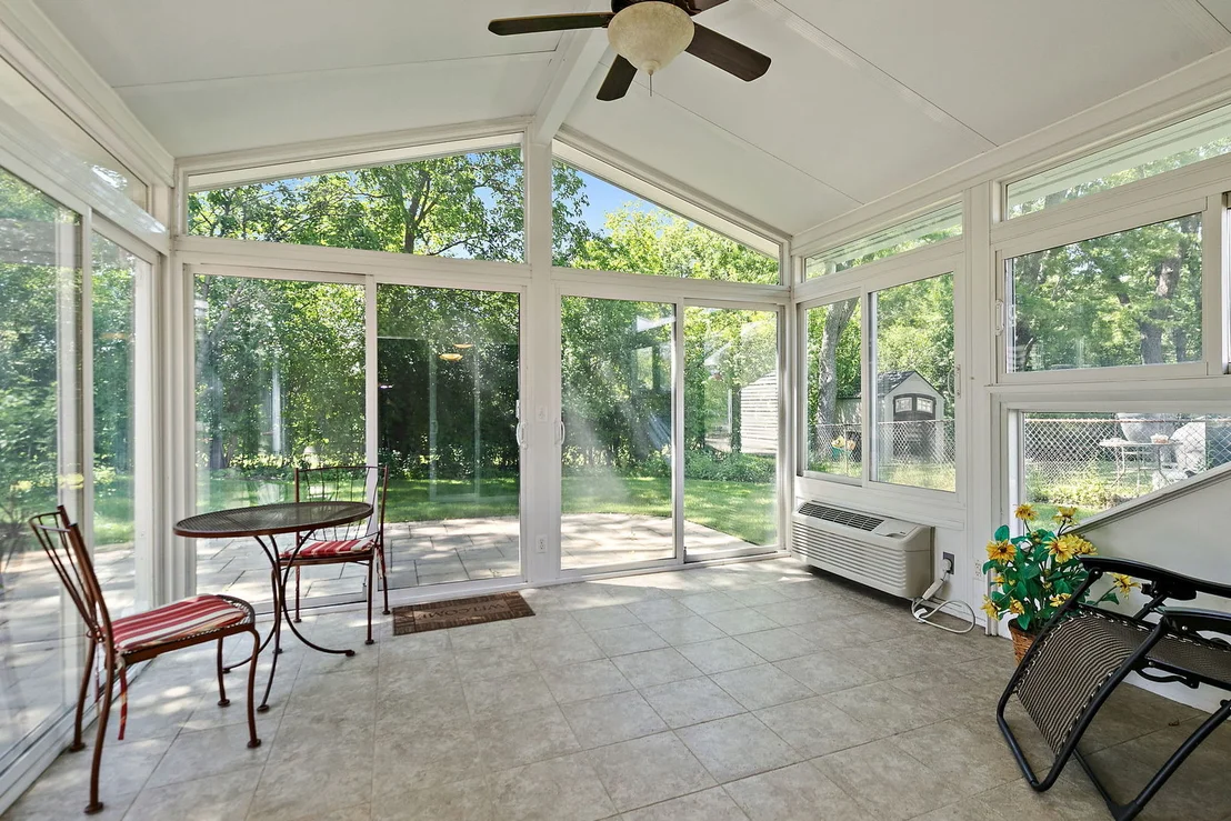 Photo of 1150 Glen Lane