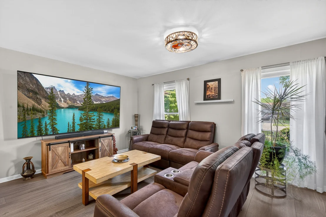 Photo of 1345 Devonshire Lane