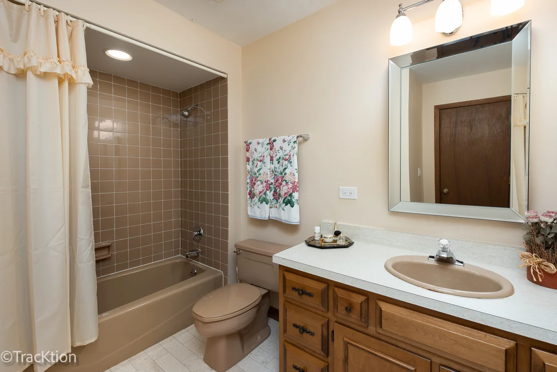 Photo of 1229 W Bauer Road