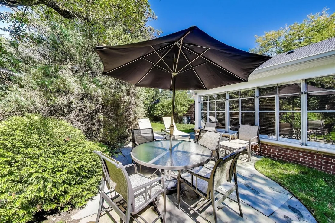 Photo of 1076 Old Elm Lane