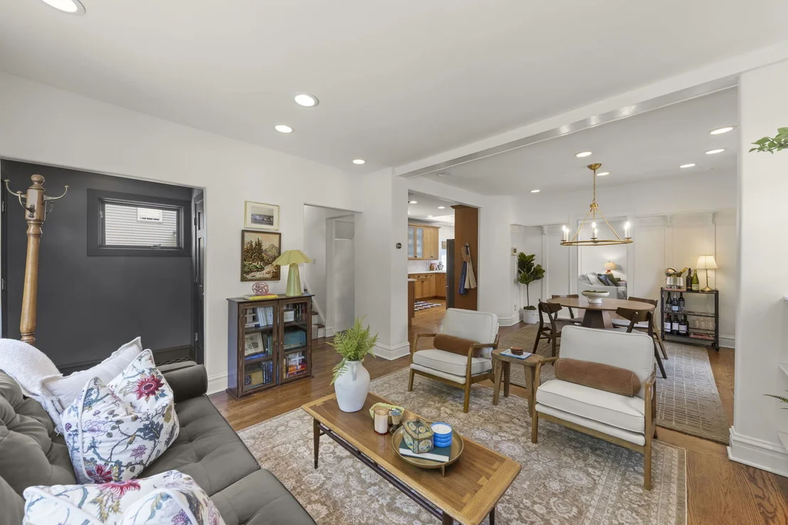 Photo of 810 N Summit Street