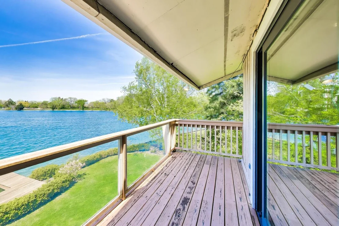 Photo of 2100 Valley Lo Lane