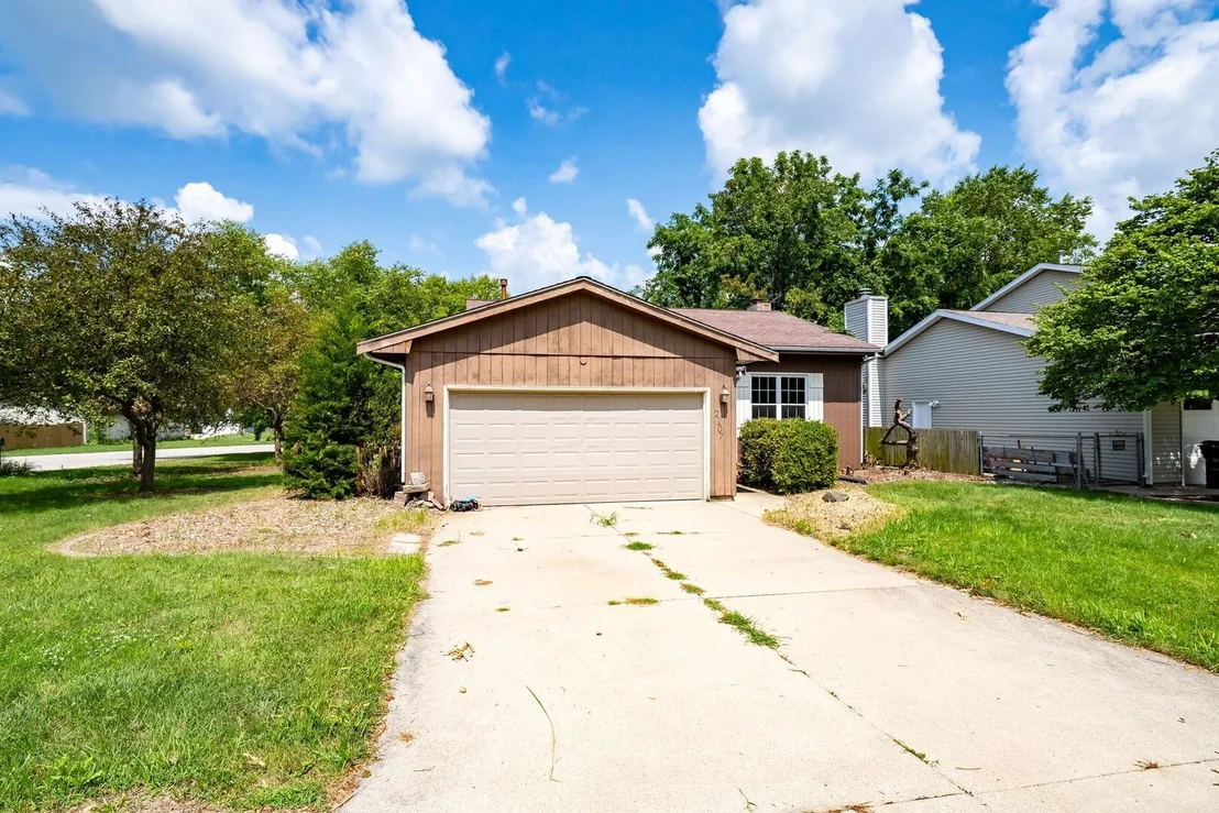 Photo of 2107 Woodhavens Drive