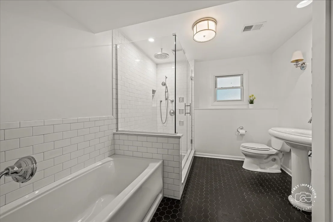 Photo of 1009 Douglas Avenue