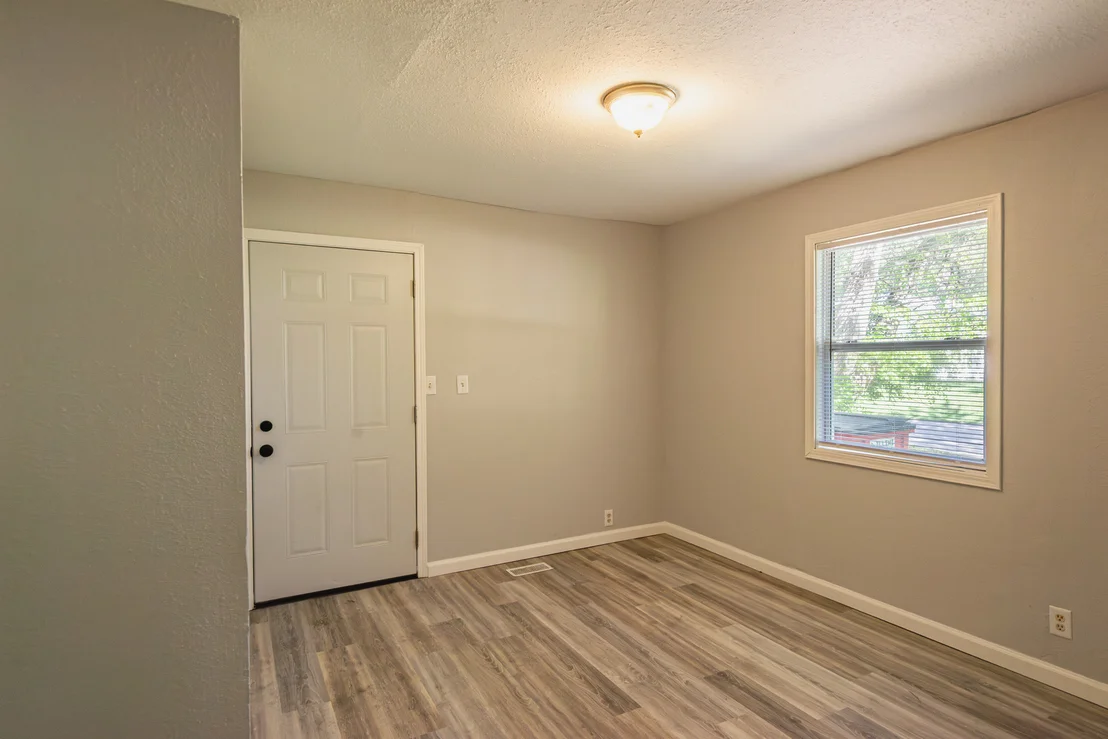 Photo of 1607 Williamsburg Drive