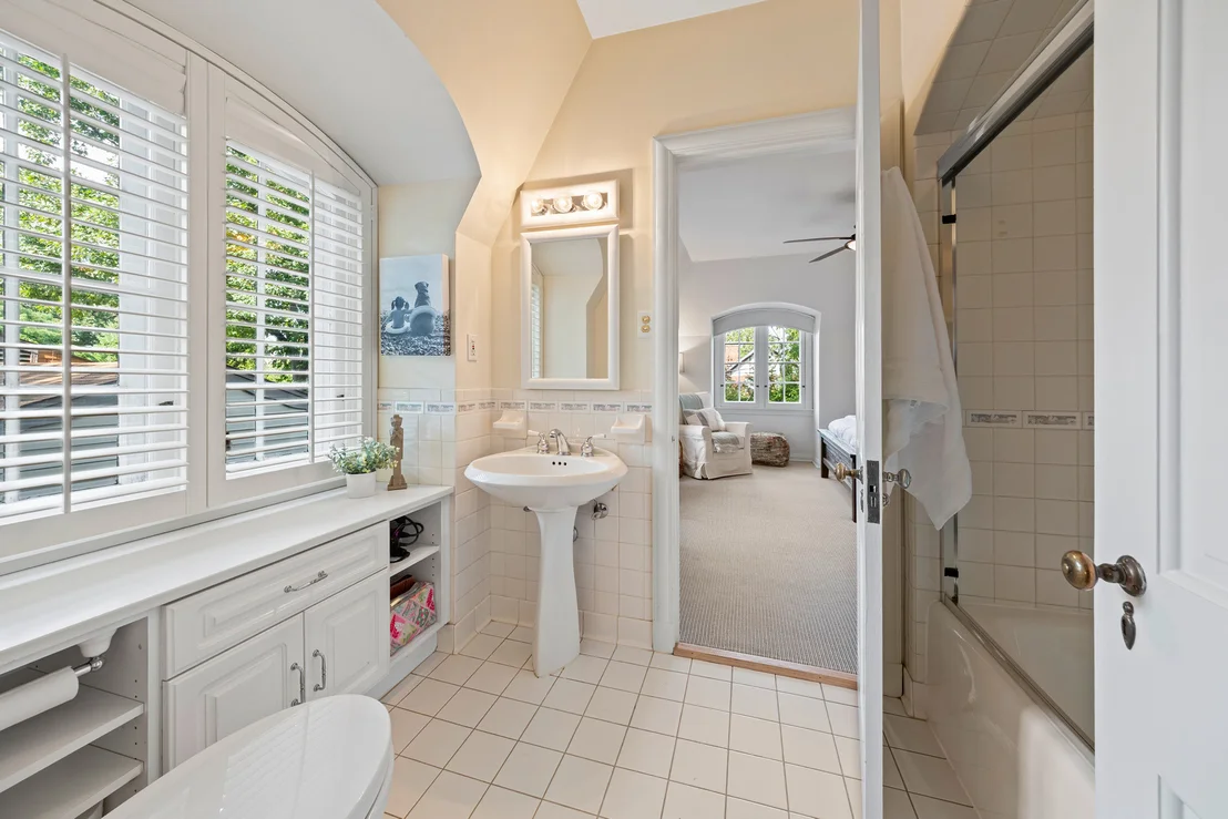Photo of 1339 Forest Avenue