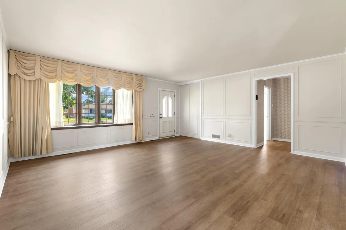 Photo of 17606 N Burnham Avenue