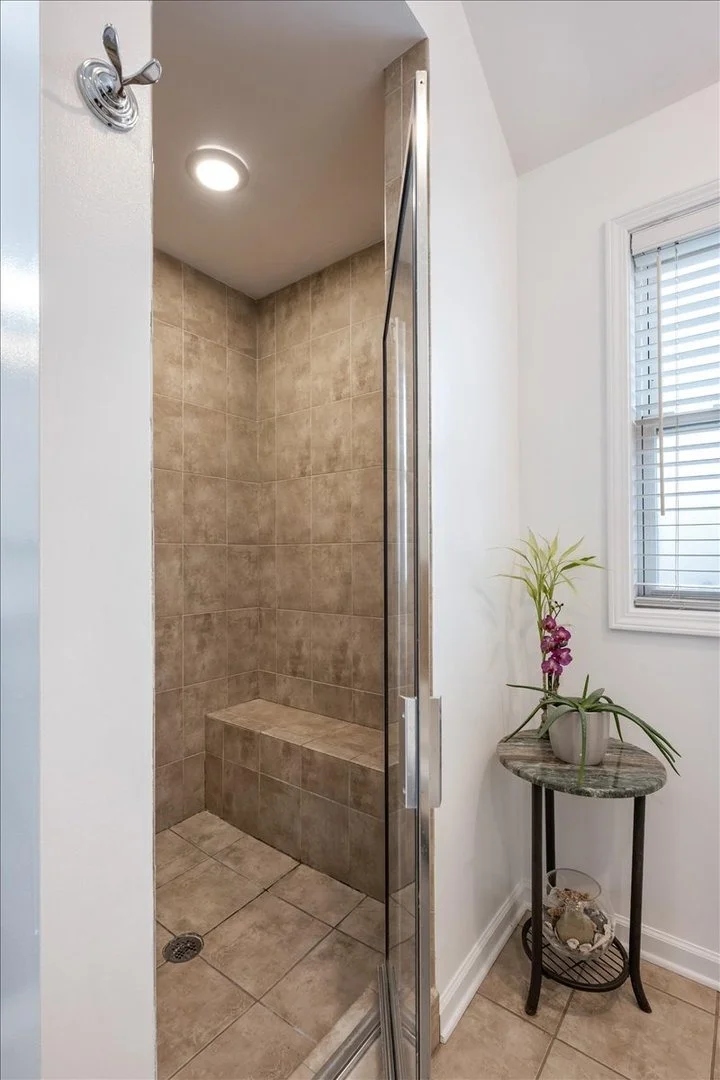 Photo of 5877 N Central Avenue