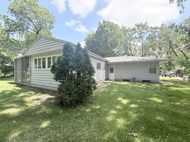 Photo of 1100 Meadowview Drive