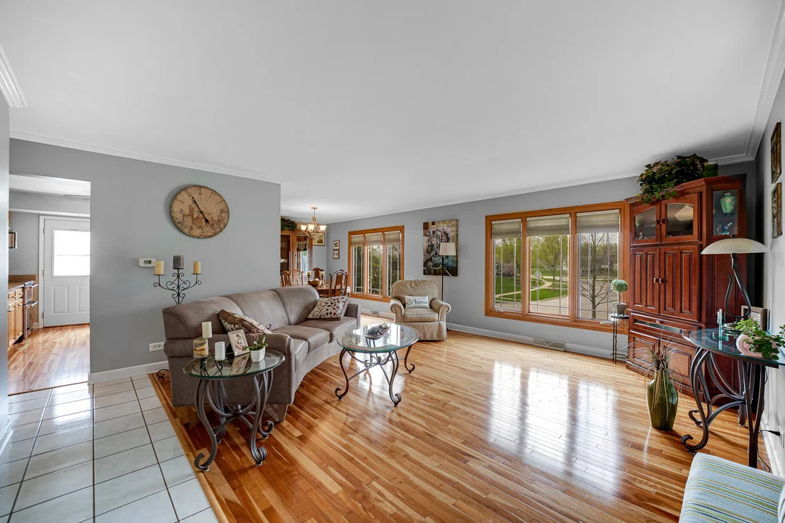 Photo of 920 Harrison Lane