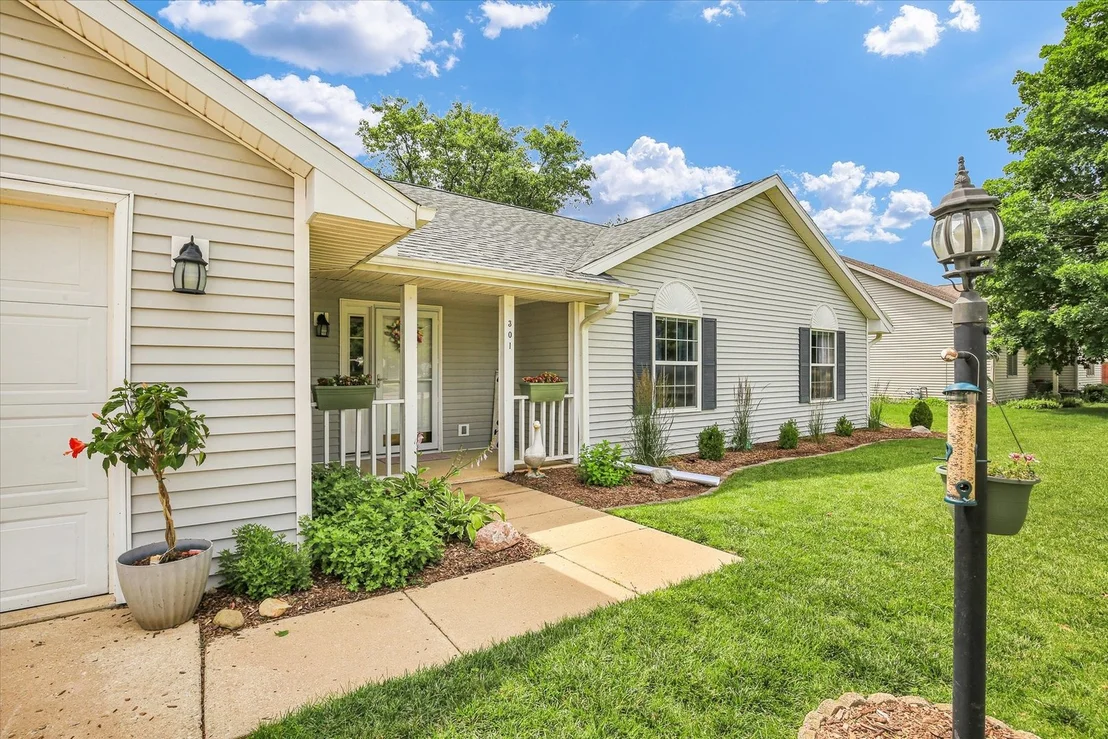 Photo of 301 N Spruce Drive
