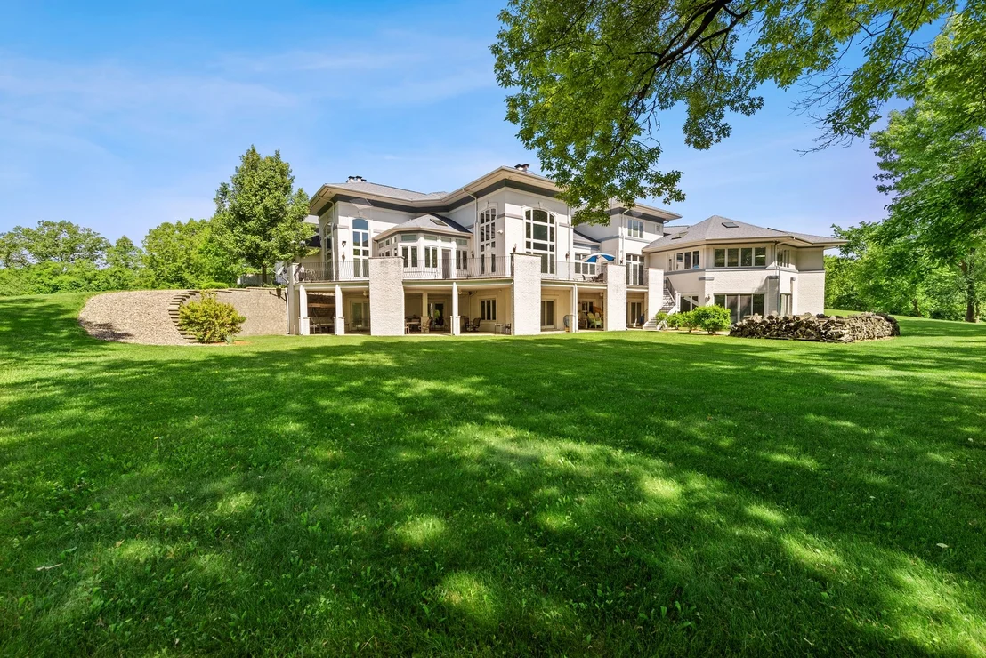 Photo of 4 ROUNDSTONE Lane