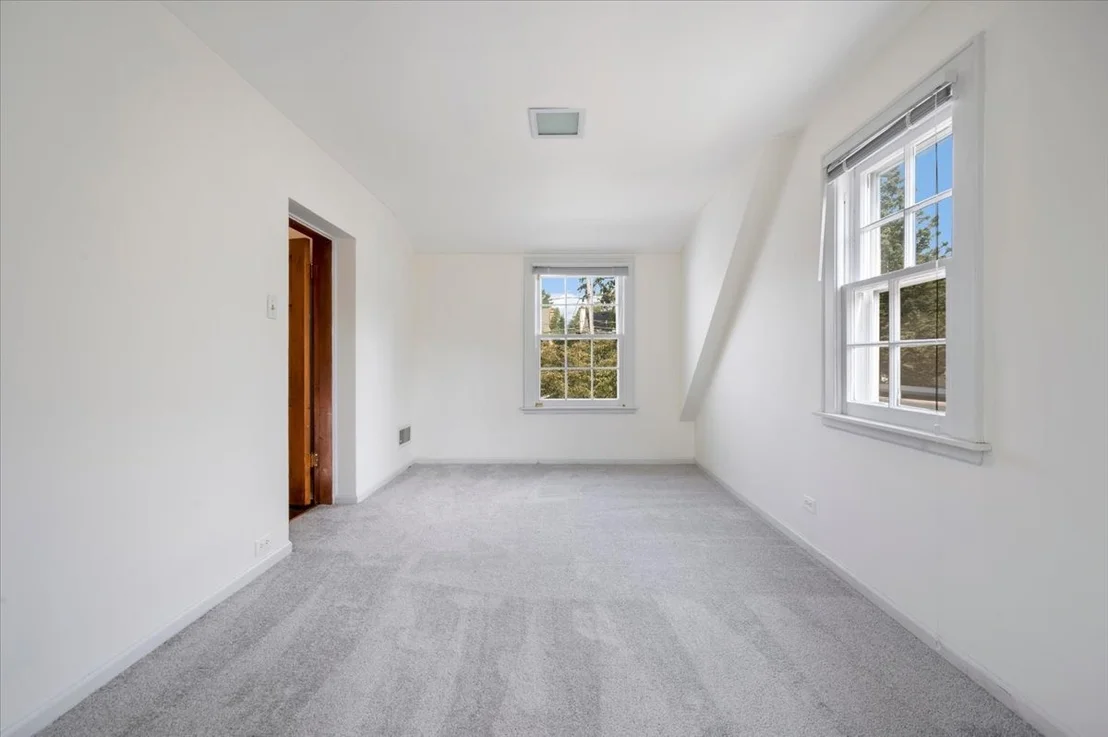 Photo of 3211 Park Place
