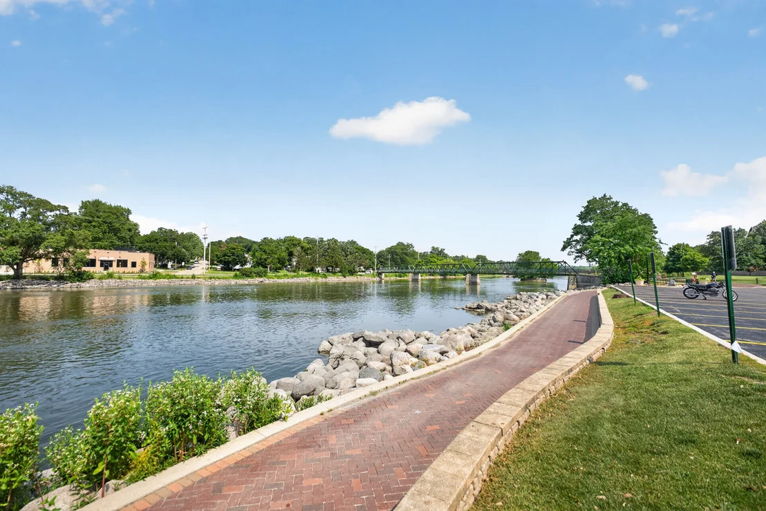 Photo of 321 Brownstone Drive