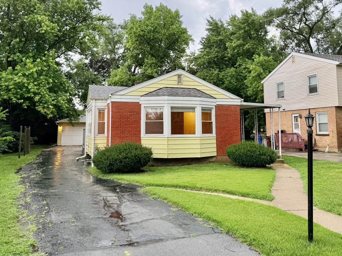 Photo of 1121 Olive Road