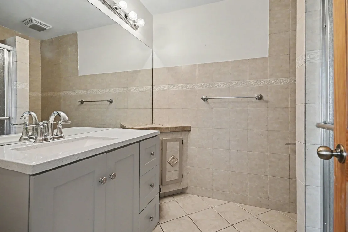 Photo of 1457 Beaumont Circle