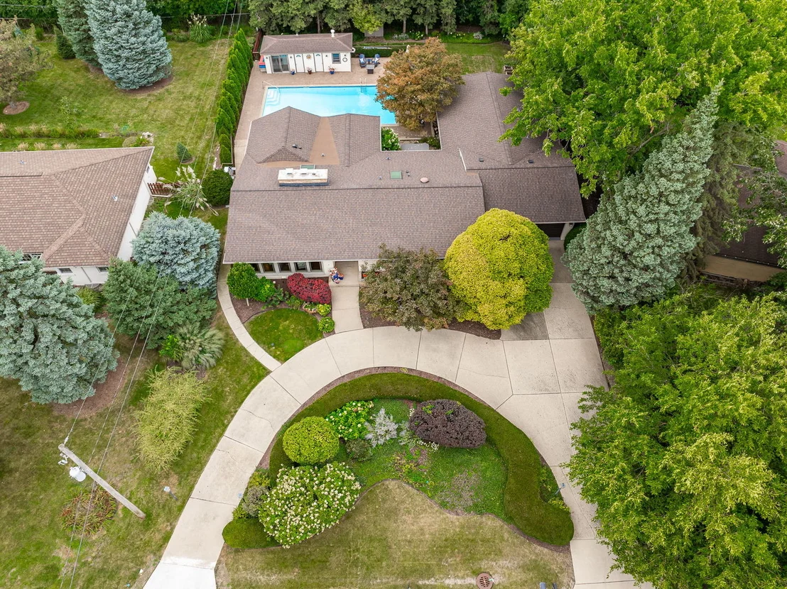 Photo of 12 Meadowood Drive