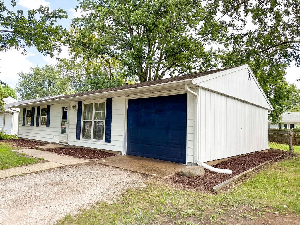 Photo of 810 Fairoaks Drive