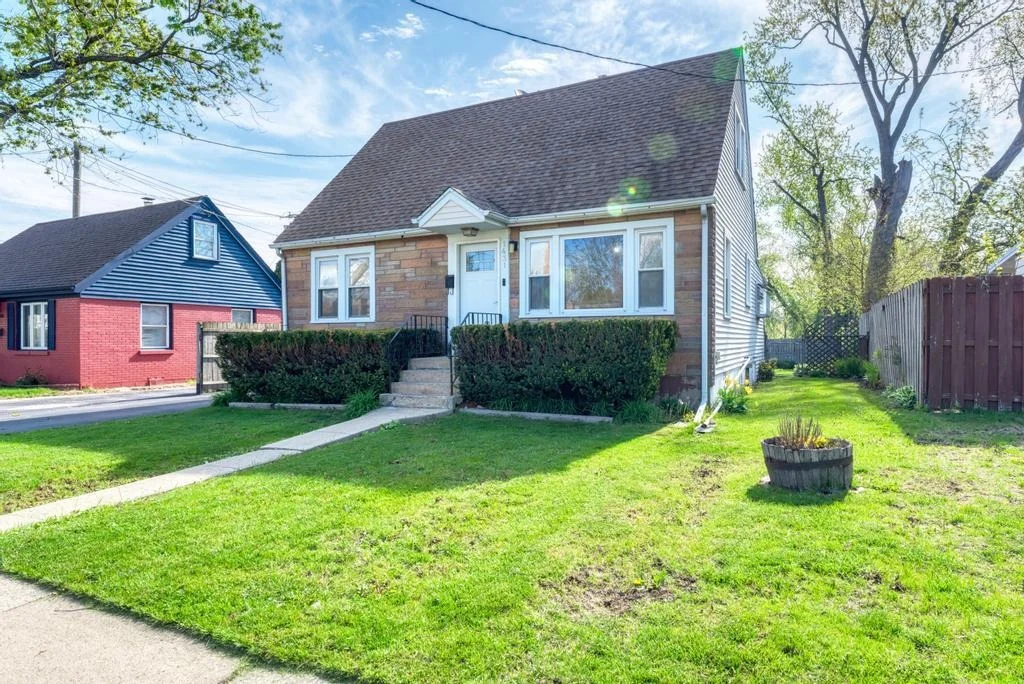 Photo of 1431 N Hillside Avenue