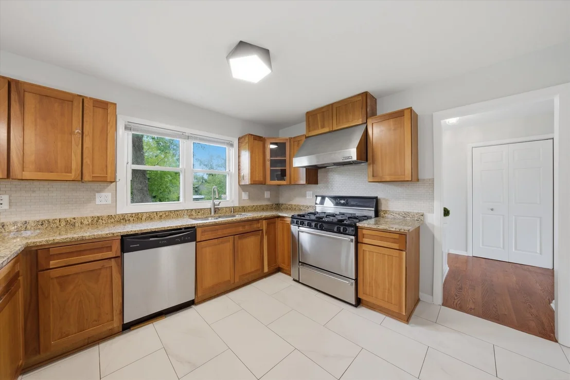 Photo of 2747 Perry Road