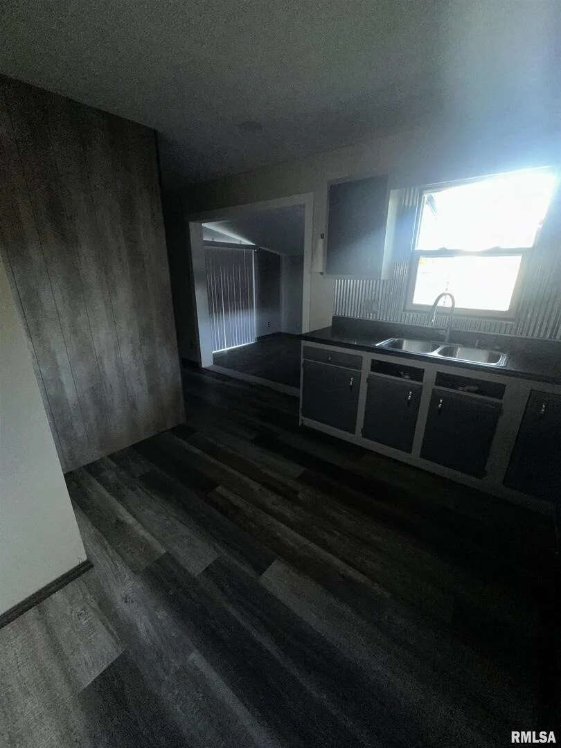 Photo of 28 N EDGEBROOK Lane