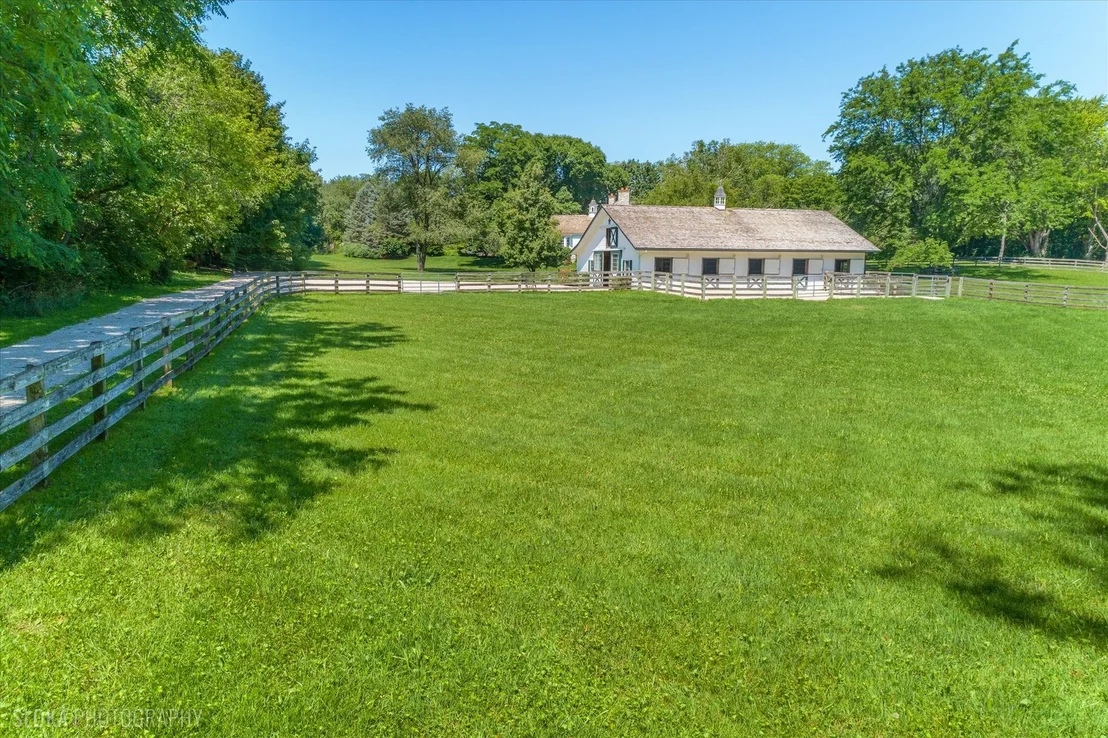 Photo of 13 Deepwood Road