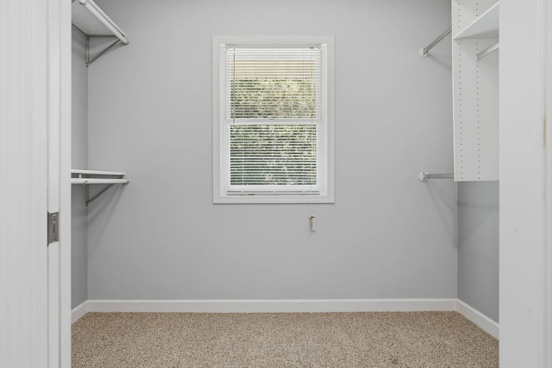 Photo of 15207 Henry Road