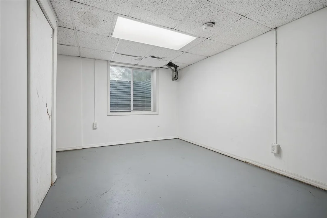 Photo of 1112 West Avenue