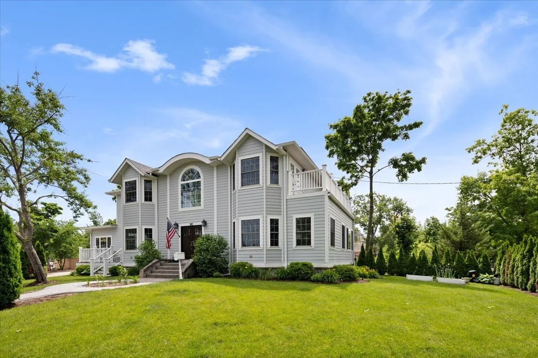 Photo of 980 Green Bay Road