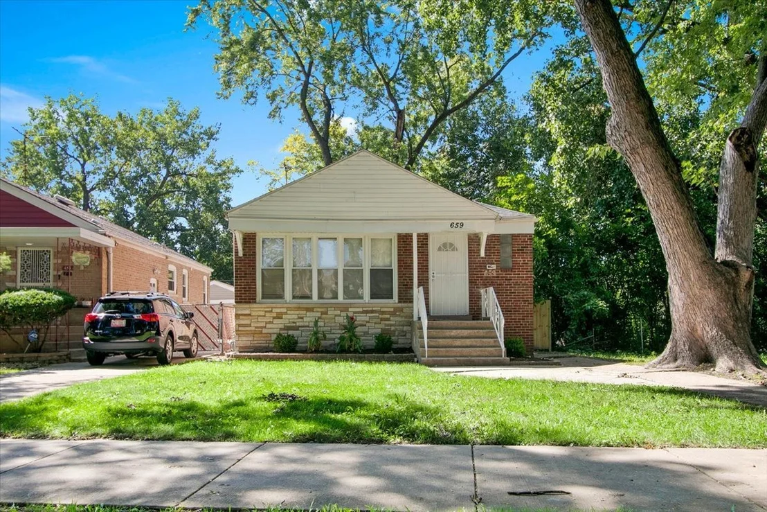 Photo of 659 W 129th Place