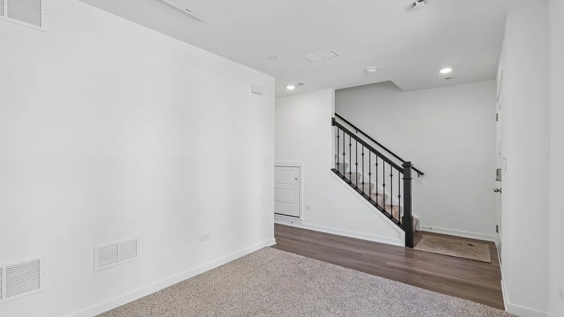 Photo of 1153 Lakepointe Drive