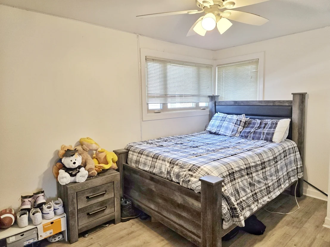 Photo of 980 W Grant Drive