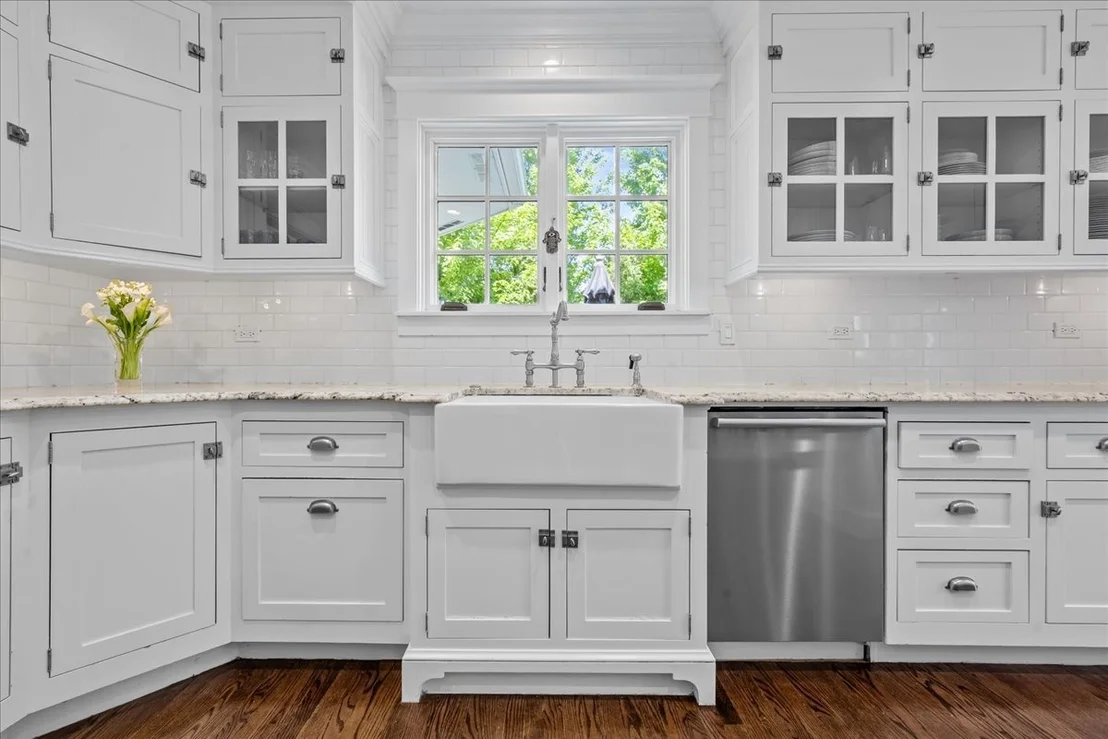 Photo of 1087 Bluff Road