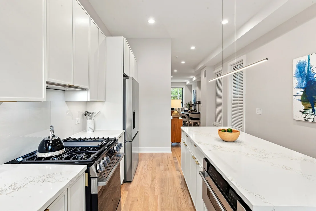 Photo of 435 E 46th Place